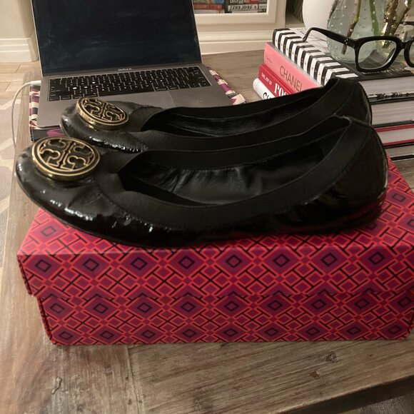 AUTHENTIC Tory Burch Patent Leather Ballet Flat - Picture 3 of 4